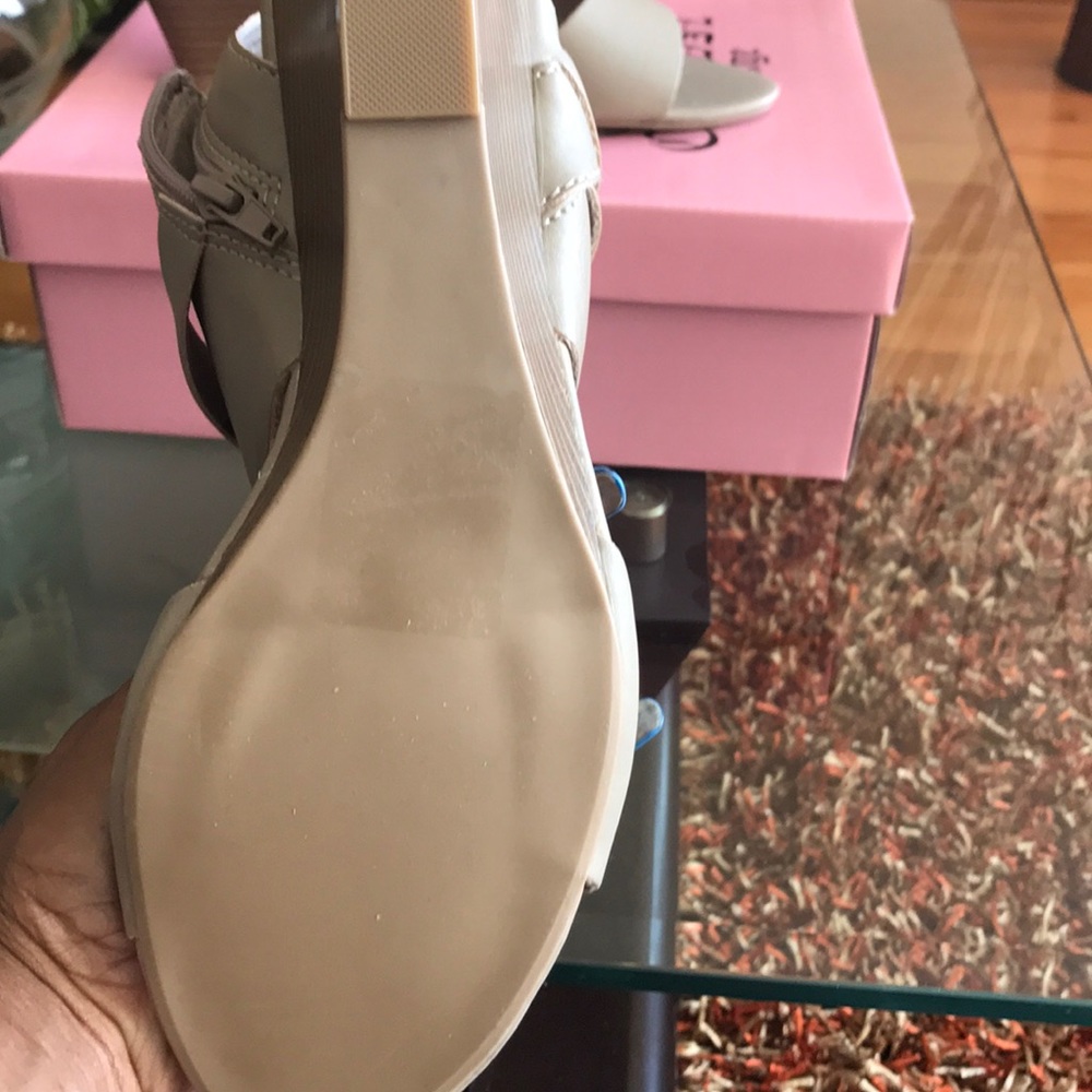 Shoes - Picture 5 of 5